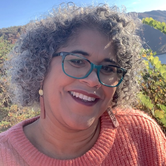 Meet your Posher, Gloribel - Picture 1 of 1